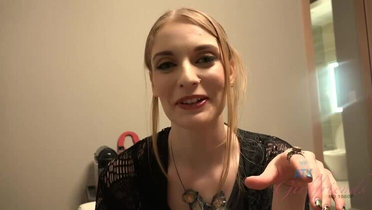 [ATKGirlfriends] - Girlfriend Ela Darling Enjoys a Messy Creampie - Ela Darling