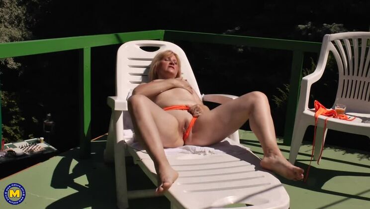 [Mature.nl] - Blonde Bombshell Celine H. Plays with Herself - Celine H.