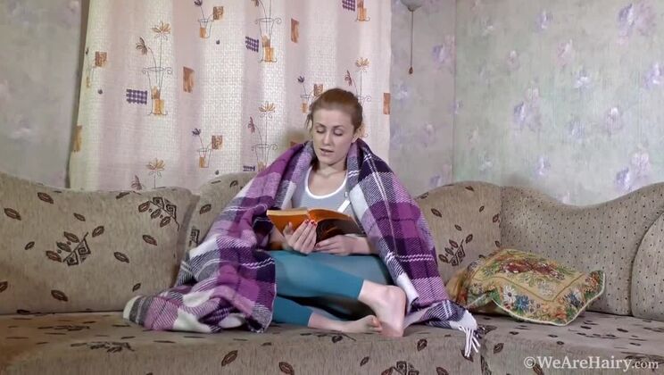 [WeAreHairy] - Fani Gets Turned On By Reading