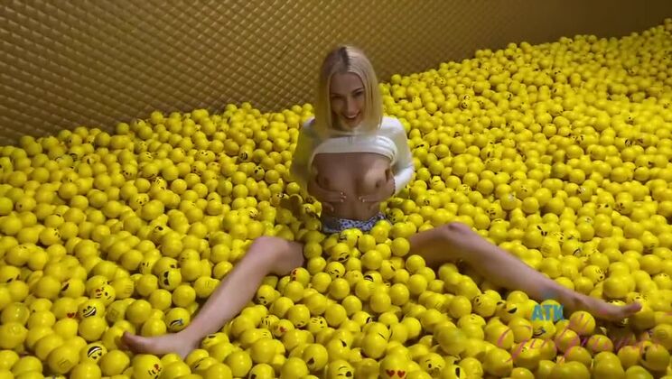 [ATKGirlfriends] - Sky Pierce - Naughty Blonde Amateur BTS Fun