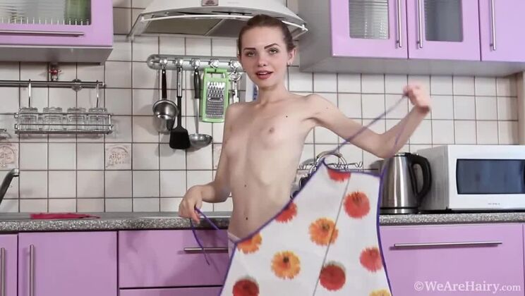 [WeAreHairy] - Amateur Alisa Chearry Self Pleasure with Banana - Alisa Chearry