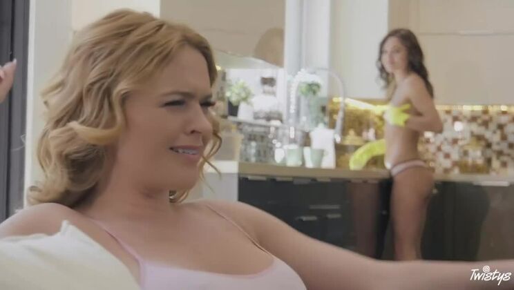 [MomKnowsBest] - Krissy Lynn Seduces Zoe Bloom in Maid Roleplay - Krissy Lynn - Zoe Bloom