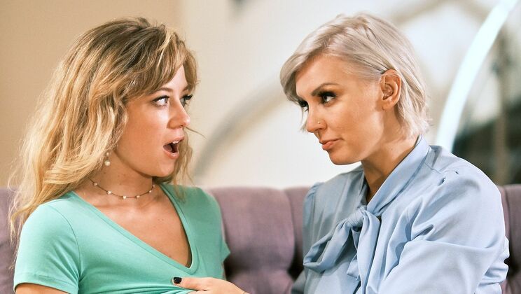 [Mommy'sGirl] - River Lynn's Big Tits Steal The Show