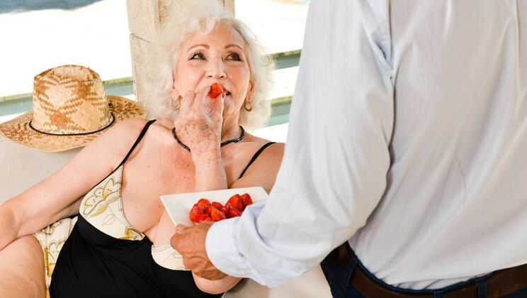 [LustyGrandmas] - 80 Year Old Natural Tits Diva - Mugur - Norma B
