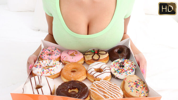 [TittyAttack] - Hot Teen with Big Breasts and Donut Action - Layla London - Mirko