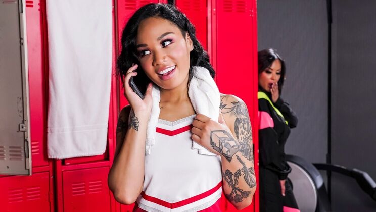 [Brazzers] - Tattooed Lesbians Fucking in Cheerleader Skirts - Honey Gold - Kaylani Lei
