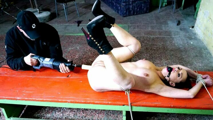 [Submissed] - Azöe Gets Fucked Hard by a Fucking Machine