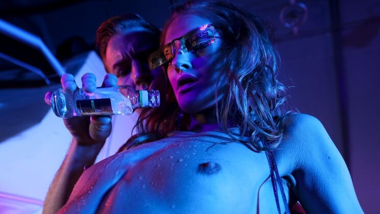 [Brazzers] - Blonde FAGS on Facial Saturday Night