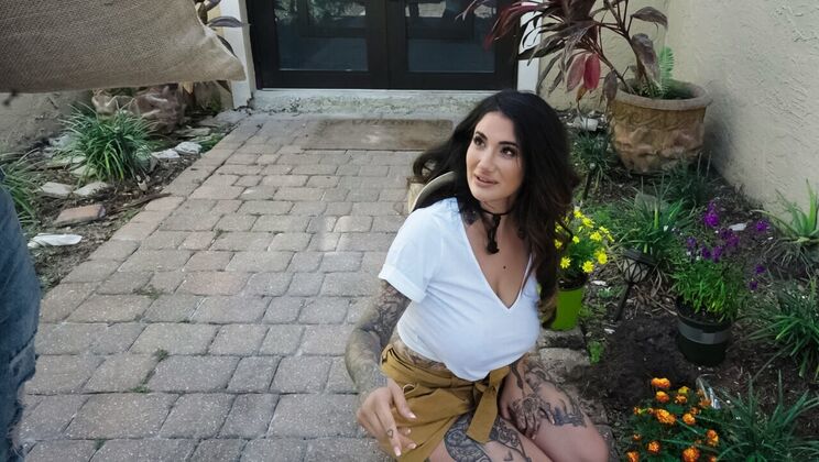 [MilfHunter] - Tattooed MILF Gets Fucked in the Garden - jmac - Arabelle Raphael