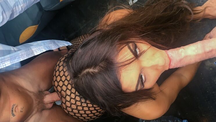 [FemaleFakeTaxi] - Big Titted Princess Jas Enjoys Outdoor Threesome