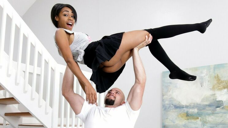 [Don'tBreakMe] - Deepthroat Action with Big Titty Ebony - Brittney White