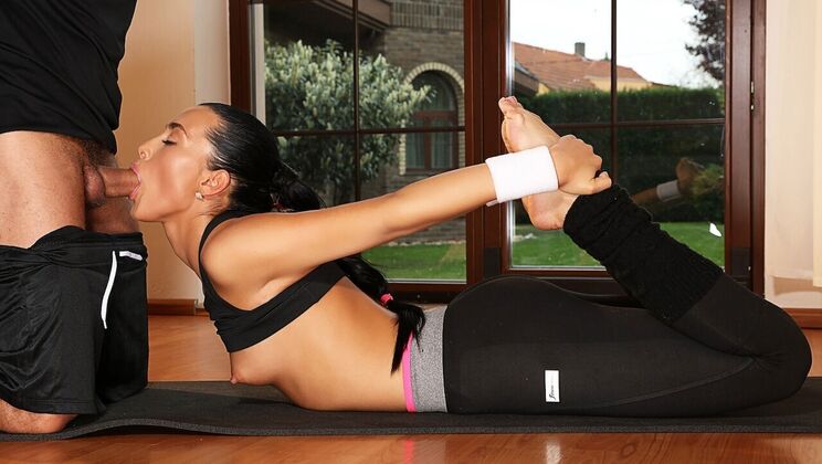 [FitnessRooms] - Doggystyle Yoga with George - Anna Rose - George Uhl