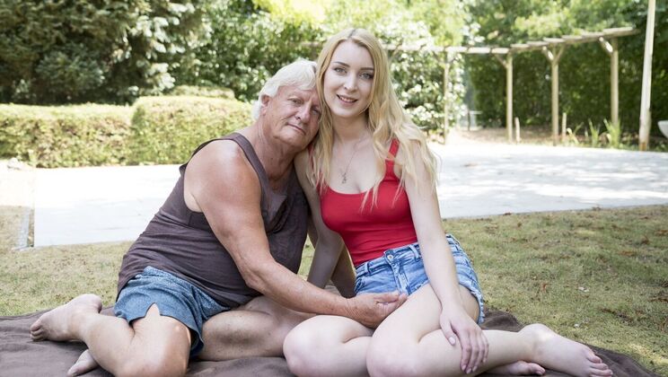 [Oldje] - Old and Young Lovers Have Doggystyle Fun - Amaris - Hugo S