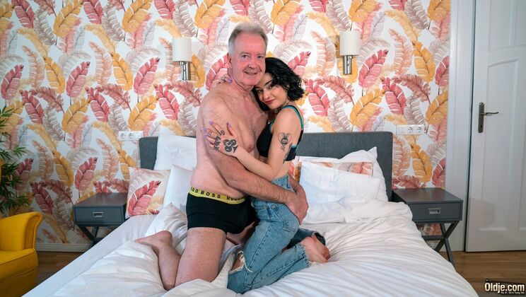[Oldje] - Striptease and Blowjob for an Older Lover - Boris - Crystal Cherry