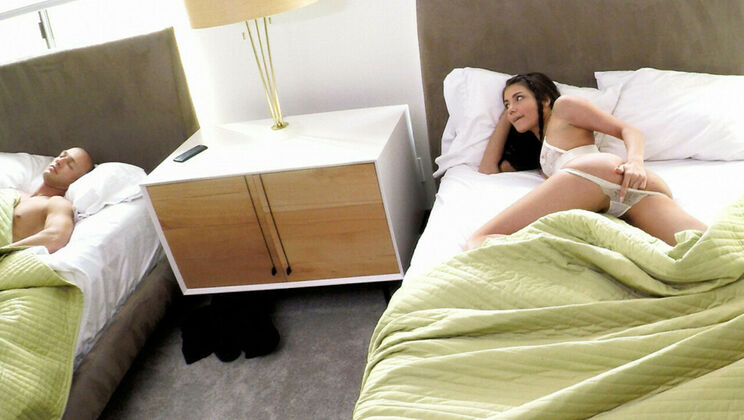 [SpyFam] - Caught Red-Handed! Step-Sister in Step-Brother's Bed