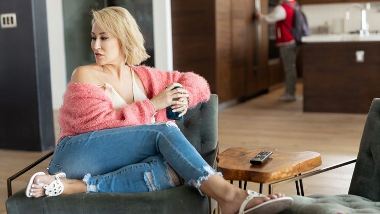 [FamilySinners] - Cum on Tits of Sexy Blonde Stepmom