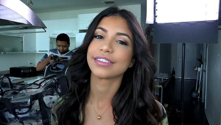 Athletic Veronica Rodriguez's Natural Tits Blowjob
