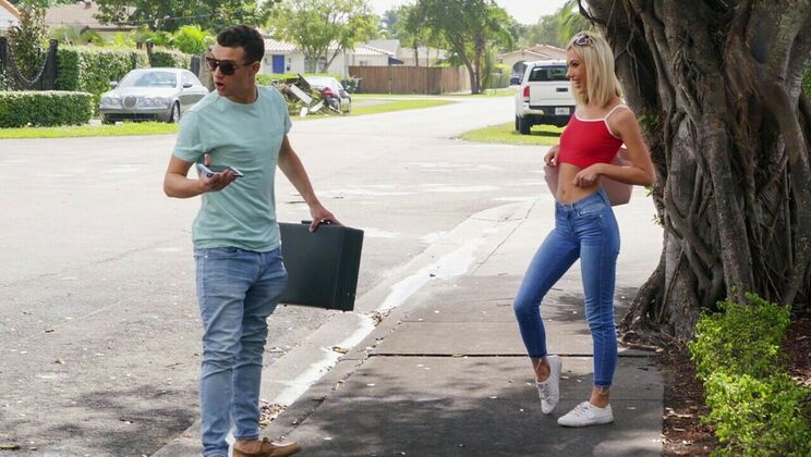 [PublicPickups] - Amateur Outdoor Sex with a Young Blonde, Sky Pierce