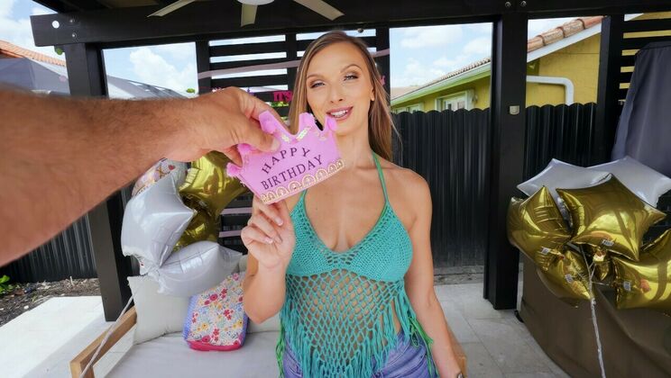 [IKnowThatGirl] - Doggystyle Saves the Day - jmac - Layna Landry