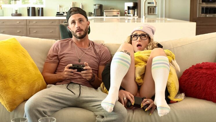[HotGirlsGame] - Lucas Frost Fucks Gamer Girl in Doggystyle