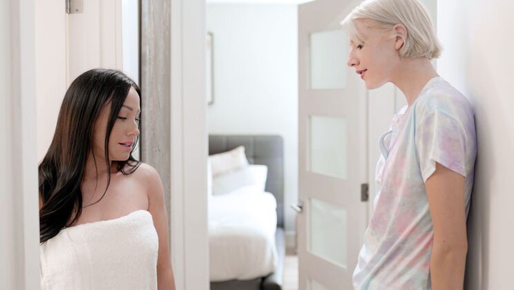 [Girlsway] - Young Lesbians Early Morning Fun