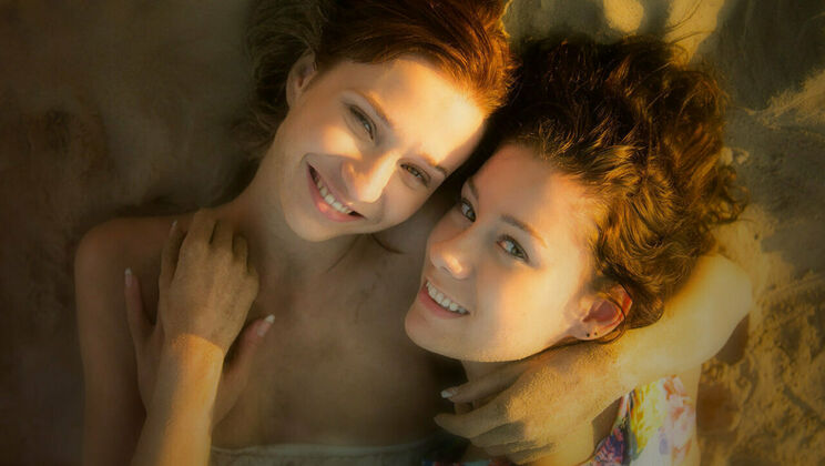 [SexArt] - Outdoor Lesbian Encounter with Aiko - Aiko Bell - Chelsea Sun