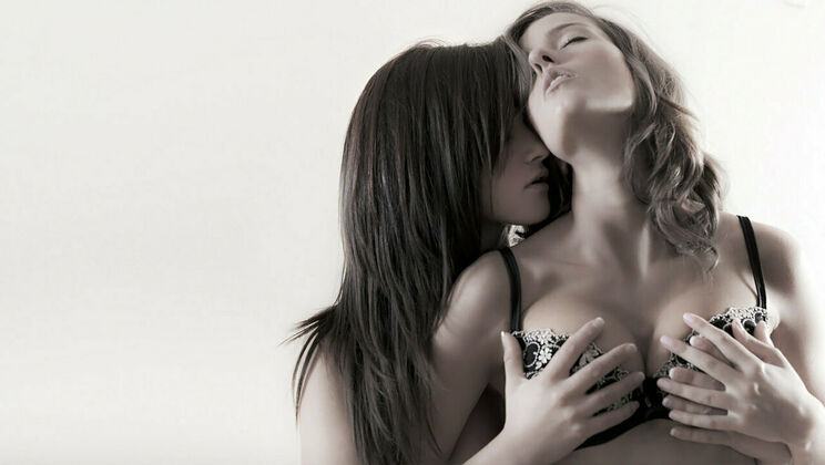 [SexArt] - Shaved Brunette's Sultry Lesbo Licking - Silvie Luca - Tess B