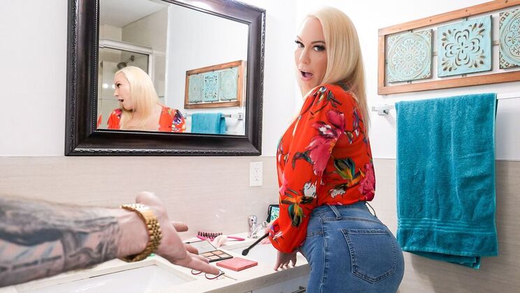 [MyPervyFamily] - Steamy Encounter with Mellanie Monroe and Nade Nasty