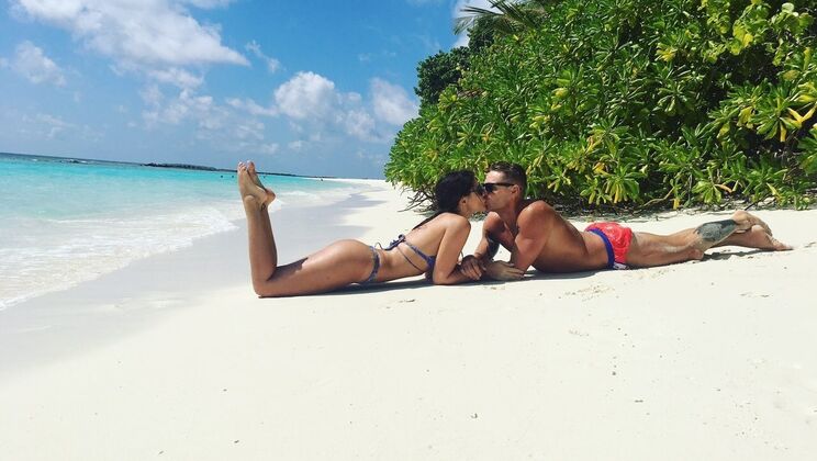 [POVDreams] -  Maldives POV: Masturbation and Doggystyle with LittleCaprice