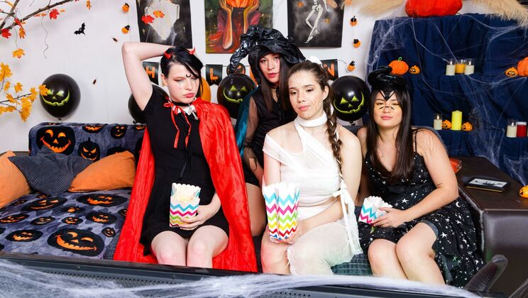 [ClubSweethearts] - Teen Lesbians Fingers and Lick Pussies - Cherry Black - Nice Viki - Amelia Ost - Roxy Muroy