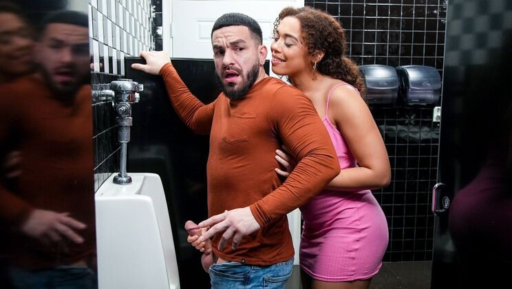[MyPervyFamily] - Peter Green Fucks Ebony Babe in Public - Peter Green - Willow Ryder