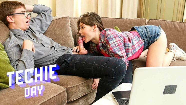 [ClubSweethearts] - Shaved Brunette Fomgosha Haynes Gives Blowjob & Takes Cum - Fomgosha Haynes - Janyk Brones