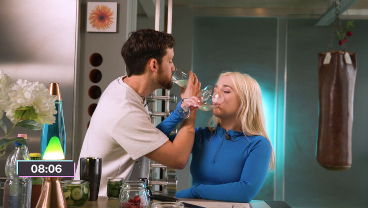[Ersties] - Kissing Queens: Fingering Masters at Work