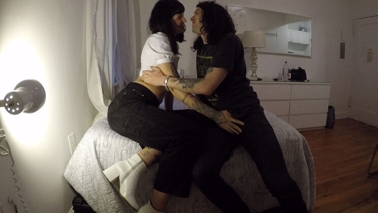 [Ersties] - Fingering & Kissing: Allie's First Time