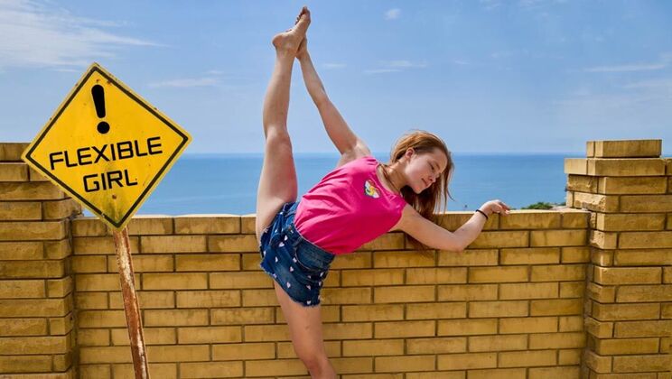 [ClubSweethearts] - Nicole Murkovski: Flexible Teen Masturbation - Nicole Murkovski
