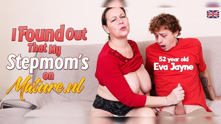 [Mature.nl] - Naked stepmom on sofa with stepson - Eva Jayne (EU) - Benjamin Zee