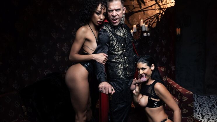 [DigitalPlayground] - Juicy Silver: A FFM Threesome