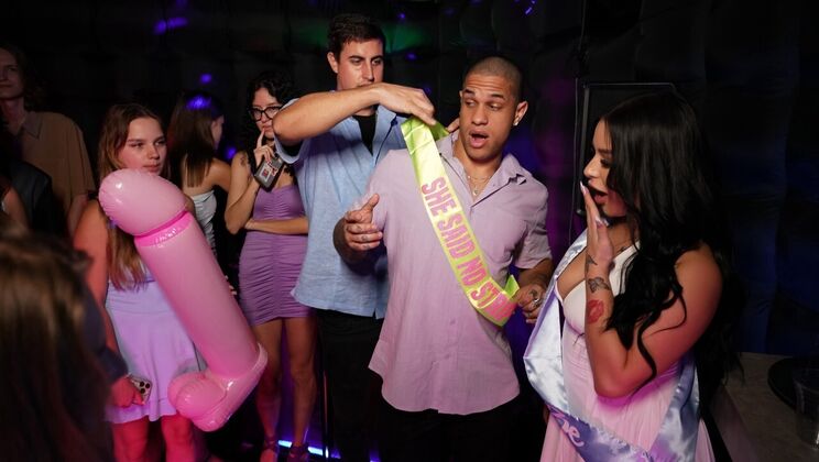 [RKPrime] - Public Sex in Night Club with Diamond Franco and Big Cock - Mike Ox - Diamond Franco